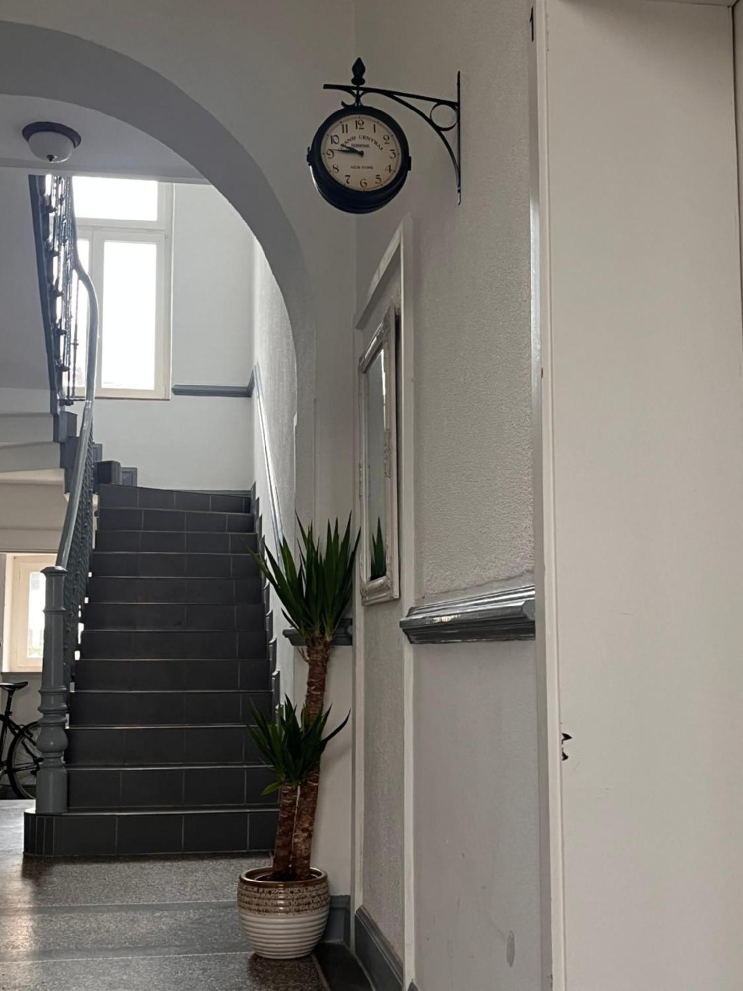 App7 - Place2B - Direkt Am Rhein Koblenz  Buitenkant foto
